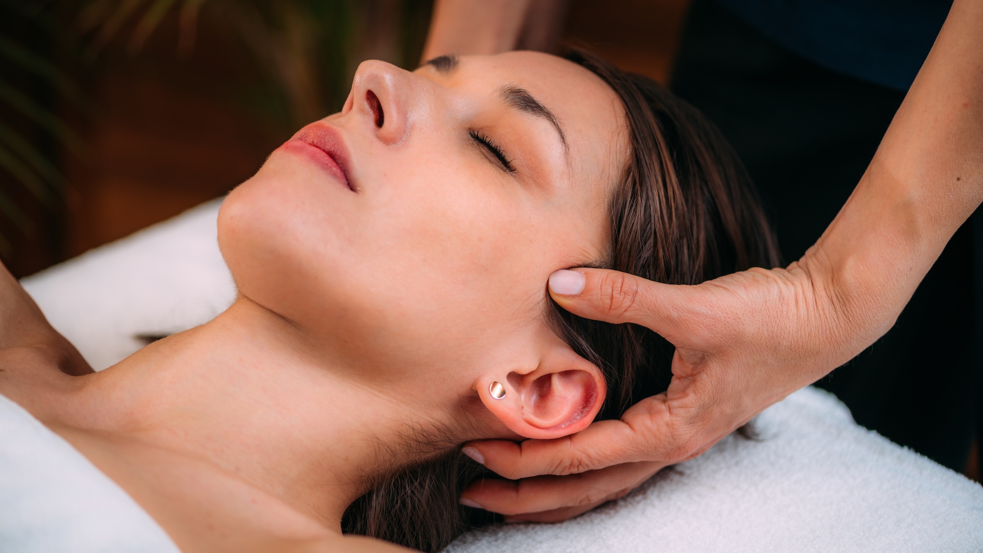 the Healing Spirit Wellness Spa - 5 Benefits of Cranio-Sacral Therapy for Stress Relief